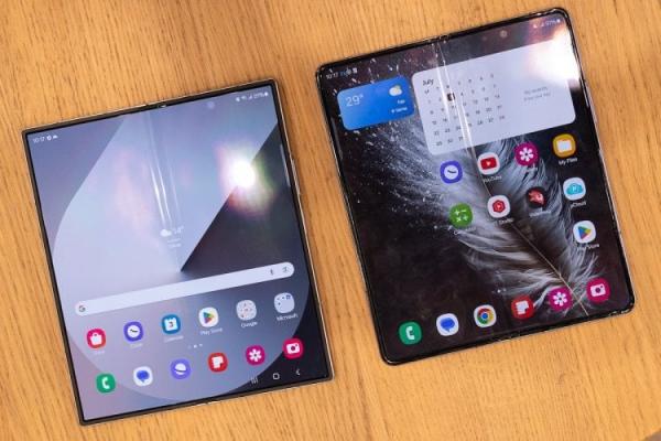 Samsung Galaxy Z Fold 6 против Galaxy Z Fold 5: технические характеристики. Эти смартфоны кажутся одинаковыми, но они разные. Изображение: PhoneArena. Samsung Galaxy Z Fold 6 против Galaxy Z Fold 5: технические характеристики. Эти смартфоны кажутся одинаковыми, но они разные. Изображение: PhoneArena. Фото.