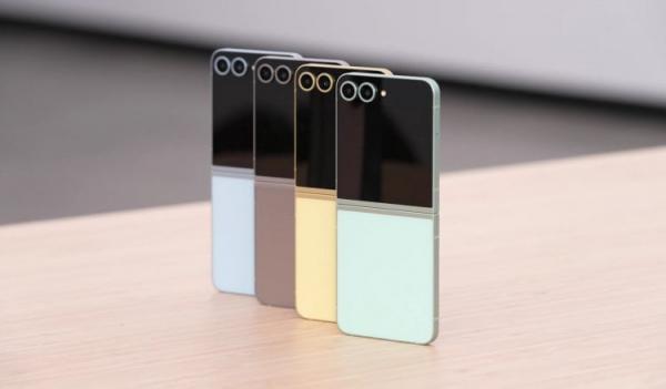Складной смартфон Galaxy Z Flip6. Все расцветки Galaxy Z Flip6. Фото: Unbox Therapy. Складной смартфон Galaxy Z Flip6. Все расцветки Galaxy Z Flip6. Фото: Unbox Therapy. Фото.
