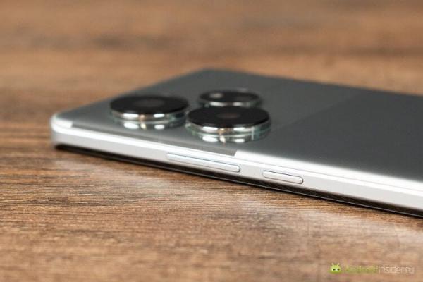 Как выглядит realme GT6. Корпус тонкий с правильным скруглением граней. Как выглядит realme GT6. Корпус тонкий с правильным скруглением граней. Фото.