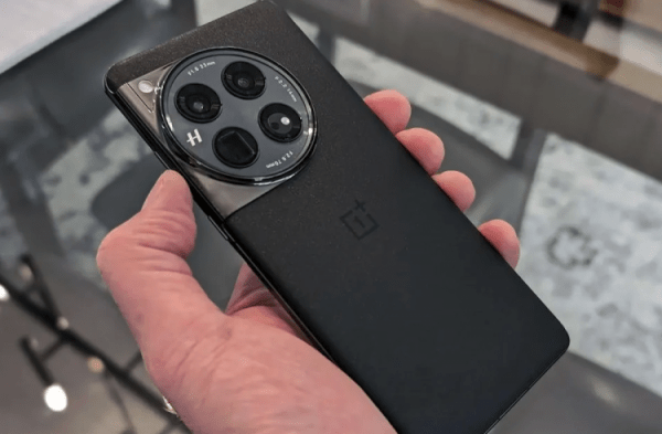 OnePlus 12 — хороший китайский смартфон. OnePlus 12. OnePlus 12 — хороший китайский смартфон. OnePlus 12. Фото.
