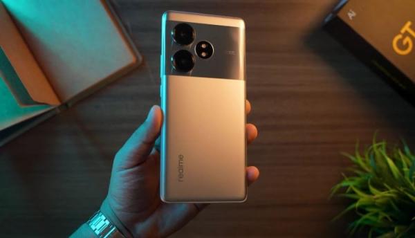 Хорошие смартфоны realme. Следите за распродажами на AliExpress, чтобы купить realme GT 6T по максимально выгодной цене. Фото: Dhananjay Bhosale. Фото.
