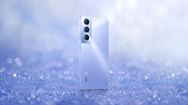 У realme получился стильный аппарат. Изображение: rbc.ru Говоря про недорогие, но при этом хорошие смартфоны, нельзя было обойти стороной realme. Компания давно доказала, что делает неплохие устройства, и realme C65 является одним из таких аппаратов. Здесь используется большой IPS-экран диагональю 6,67 дюйма с частотой обновления 90 Гц. Вот только разрешение здесь всего лишь HD, что можно считать минусом. В аппарате установлен весьма неплохой процессор MediaTek Helio G85, так что и в социальных сетях посидеть получится, и в игры поиграть. Смартфон получил аккумулятор на 5000 мАч и поддерживает быструю зарядку мощностью 45 Вт, а если вы любите фотографировать и снимать видео, то 50 МП камера вам в этом точно поможет. Здорово и то, что realme C65 работает на Android 14, а значит, все возможности актуальной операционной системы Google будут доступны. realme C65 Infinix Zero 20 — какой Infinix лучше Infinix порадует вас интересными цветами. Изображение: gizguide.com Одним из лучших смартфонов для школьников по праву можно назвать Infinix Zero 20. Это недорогой аппарат, который порадует вас своими характеристиками и возможностями. Он оснащен большим 6,7-дюймовым AMOLED-экраном с разрешением FHD+. Работает смартфон, как и Techno Spark 20 Pro, на надежном MedaTek Helio G99. ❗️ПОДПИШИСЬ НА НАШ ЧАТИК В ТЕЛЕГРАМЕ. ТАМ ТЫ СМОЖЕШЬ ПООБЩАТЬСЯ С ДРУГИМИ ЧИТАТЕЛЯМИ И ДАЖЕ НАШИМИ АВТОРАМИ В паре с 8 ГБ оперативной памяти вы получите очень неплохую производительность и нормальную работу не только социальных сетей и видеосервисов, но и игр. Infinix Zero 20 оснащен очень неплохим набором камер 108+13+2 МП. Но отдельно стоит отметить фронталку. Она получила разрешение аж 60 МП и оптическую стабилизацию. Можно снимать максимально плавные «себяшки» и выкладывать их в социальные сети. Infinix Zero 20 POCO M6 Pro — какой смартфон на Андроиде купить в 2024 POCO M6 Pro — один из лучших смартфонов 2024 года Оптимальным же выбором по соотношению цены и качества я считаю смартфон POCO M6 Pro. Просто посмотрите, что он предлагает, и сразу всё поймете: AMOLED-экран диагональю 6,67 дюйма с частотой обновления 120 Гц и дискретизации 2160 Гц; Процессор MediaTek Helio G99-Ultra; Основная камера 64+8+2 МП с OIS; Фронтальная камера на 16 МП; Аккумулятор 5000 мАч с поддержкой быстрой зарядки 67 Вт (с 0 до 100% за 40 минут); 8+256 ГБ или 12+512 ГБ. Как видите, это реально самый продвинутый смартфон в нашей подборке. К тому же стоит он весьма недорого, а ваш школьник точно оценит такой аппарат. Погонять с помощью него в какие-нибудь игры станет сплошным удовольствием. POCO M6 Pro. У realme получился стильный аппарат. Изображение: rbc.ru. Фото.