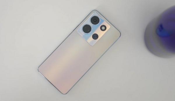 Хороший смартфон Infinix NOTE 30. Мощный смартфон с IPS-экраном. Фото: GadgetMatch. Фото.