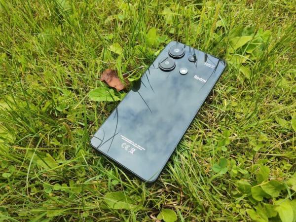 Redmi Note 13 — недорогой Redmi. Смартфон получился стильным и выглядит современно. Redmi Note 13 — недорогой Redmi. Смартфон получился стильным и выглядит современно. Фото.