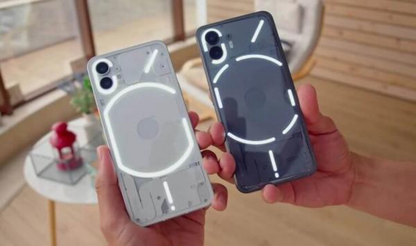 Какой Nothing Phone лучше выбрать. Если не нужна игровая производительность, в 2024 году можно смело покупать Nothing Phone (1). Фото: GSMArena Official. Фото.