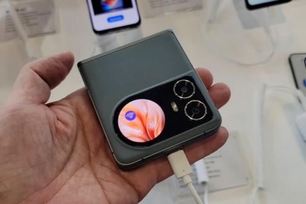 Самые дешевые складные смартфоны. Blackview Hero 10 стоит меньше 40к рублей. Фото.