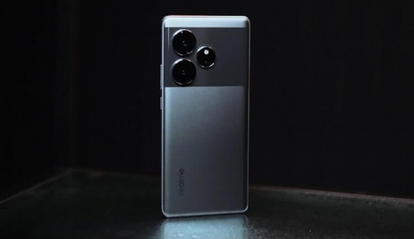 Какие realme получат Андроид 15. В первую очередь обновление получат флагманы realme. Фото: Trakin Tech. Фото.