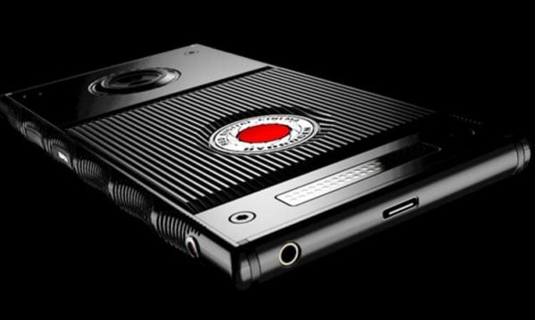 Red Hydrogen One — голографический дисплей. Red Hydrogen One. Изображение: infocity.az. Фото.