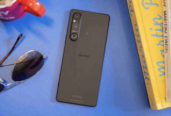 Sony Xperia 1 V — смартфон для фотографа. Sony Xperia 1 V. Изображение: DGL.RU. Фото.