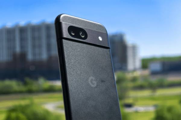 Google Pixel 8a — недорогой Гугл Пиксель. Google Pixel 8a. Изображение: Hi-Tech Mail — Mail.Ru. Фото.