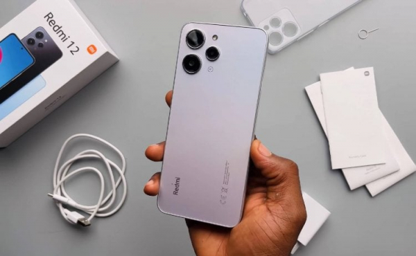 Какие Xiaomi получат Android 15. Redmi 12 и десятки других смартфонов Xiaomi получат HyperOS 2 на базе Android 15. Фото: Eugoson Quorch. Фото.
