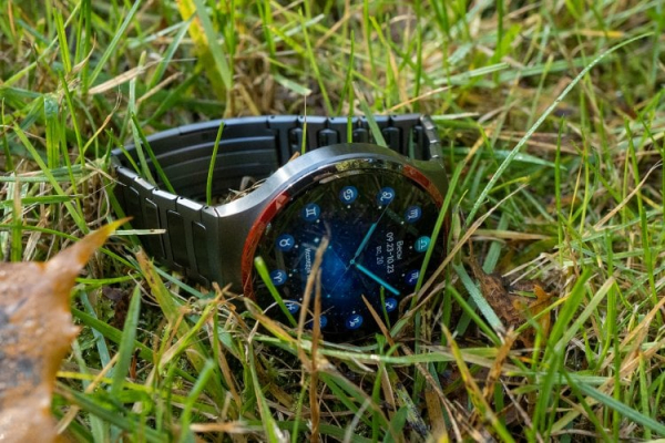 Обзор Huawei Watch 4 Pro Space Edition. Эти часы не только красивые, но и защищенные. Фото.