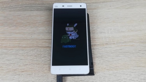 Что значит на телефоне Fastboot. Fastboot — специальный режим для перепрошивки смартфона или его отладки через компьютер. Фото: Андроидник. Что значит на телефоне Fastboot. Fastboot — специальный режим для перепрошивки смартфона или его отладки через компьютер. Фото: Андроидник. Фото.