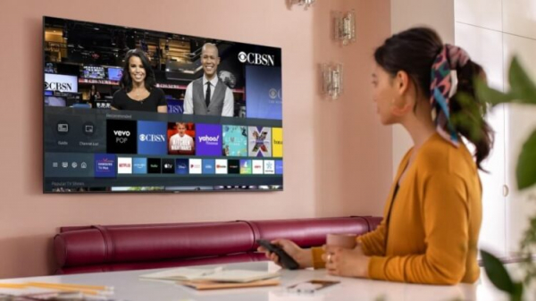 Smart TV — полезная штука, но покупать для этого новый телевизор необязательно. Фото.
