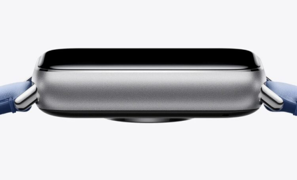 Новый фитнес-браслет будет заметно тяжелее. Изображение: Xiaomi. Фото.