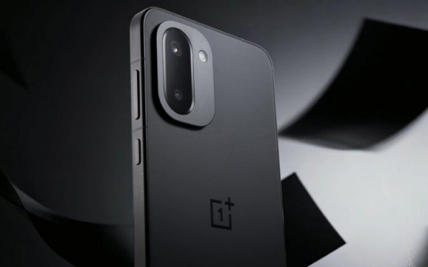 Почти флагман в корпусе из стекла и металла. Изобрfжение: OnePlus. Фото.