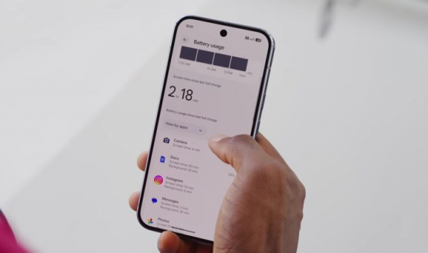 Первыми обновление получат владельцы Google Pixel. Изображение: Marques Brownlee. Фото.