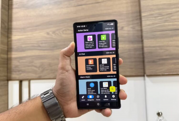 Магазин, откуда можно скачать редкие приложения. Изображение: xda-developers.com. Фото.