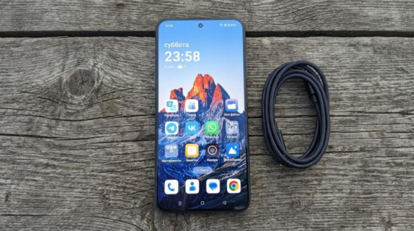 Snapdragon 8s Gen 3 и батарея, которой хватает на полтора дня — а стоит как бюджетник. Фото.