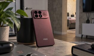 POCO F9 Ultra на столе на фоне квартиры