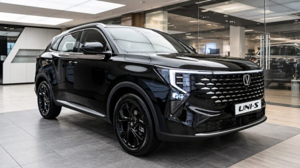 Чёрный Changan UNI-S