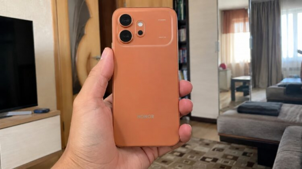 Популярный в России смартфон HONOR 600